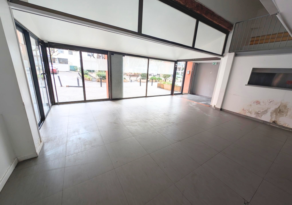 Local commercial 72m²